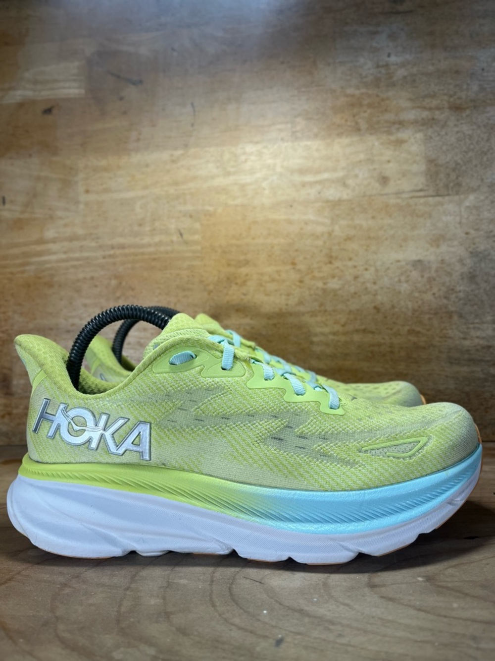 Hoka One One Clifton 9 Womens Size 8.5 Running Shoes Sneakers Citrus Glow